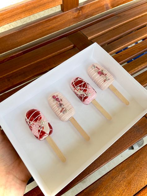 Red Cakesicles, Sprinkles Aesthetic, Aesthetic Valentines, Cakepops, Pink And Red, Cake Pops, Elegant Style, Sprinkles, Valentines