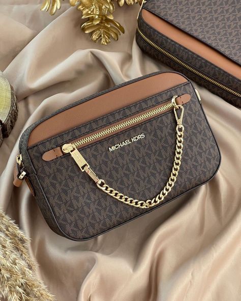 Michael Kors, handbag, purse Mk Sling Bag, Peach Things, Black Bag Outfit, Michael Kors Handbags Crossbody, Crossbody Bag Outfit, Sac Michael Kors, Luxe Handbags, Trendy Purses, Luxury Bags Collection