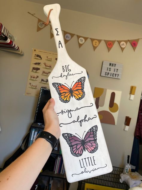 Sorority Paddles Butterfly, Butterfly Sorority Paddle, Butterfly Paddle Sorority, Paddle For Big Sorority, Paddle Ideas Sorority Big Little, Big Paddles Sorority Ideas, Paddle Painting Ideas Sorority, Sorority Plaques Big Little, Sorority Big Little Paddles