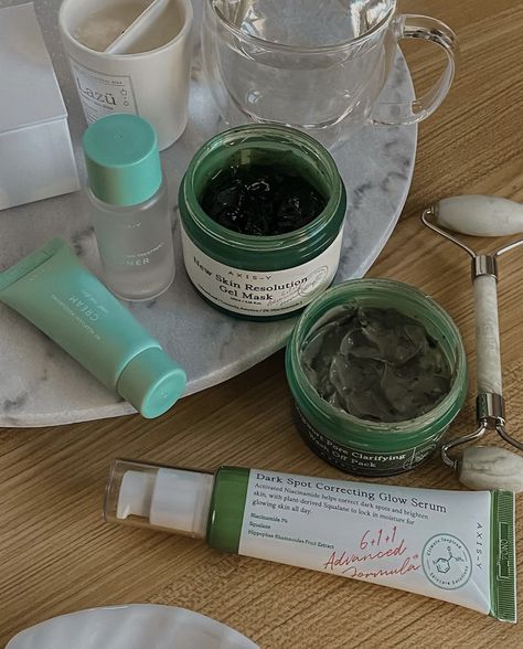 Skincare Green Aesthetic, Skincare Pictures Aesthetic, Skincare Aesthetic Pictures, Skincare Aethstetic, Green Skin Care Aesthetic, Sage Green Skincare, Green Skincare Aesthetic, Facemasks Aesthetic, Skin Care Aesthetic Pictures