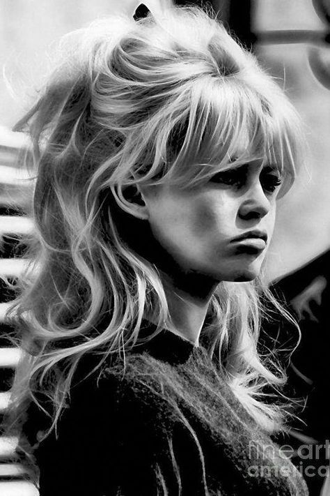 Bardot Bangs, Bardot Hair, Bridgette Bardot, 60s Hair, Bridget Bardot, Classic Hairstyles, Hollywood Icons, Old Hollywood Glamour, Brigitte Bardot