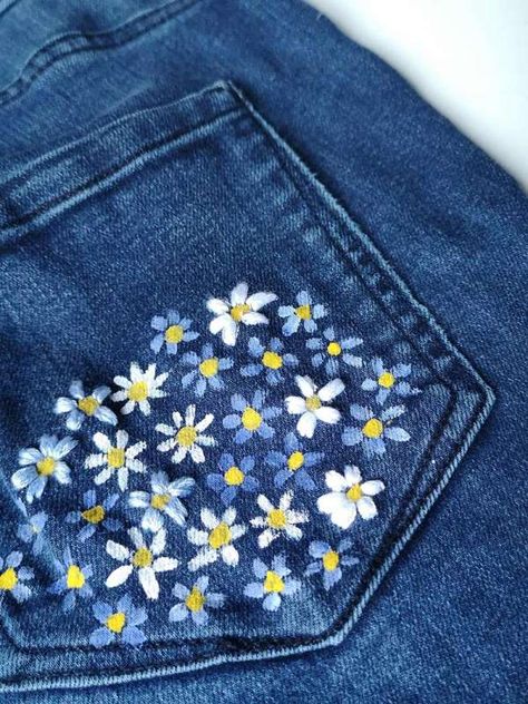 How to Embroider On Blue Jeans – Needle Work Embroidery On Jeans, Custom Jeans Diy, Jeans Embroidery, Daisy Embroidery, Painted Clothes Diy, Flower Jeans, Clothes Embroidery Diy, Look Jean, Paint Shirts