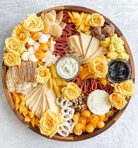 Charcuterie Party, Charcuterie Spread, Antipasto Platter, Charcuterie Platter, Charcuterie Inspiration, Charcuterie Cheese, Snack Board, Yellow Foods, The Ray