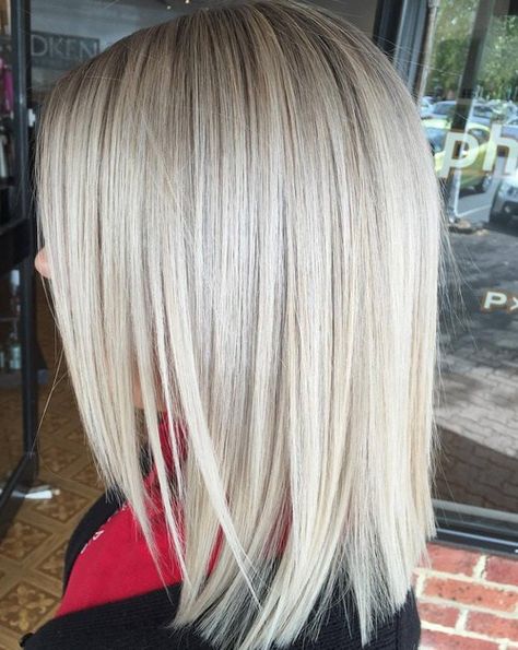 Blonde Layered Lob                                                                                                                                                      More Layered Lob, Long Bobs, Kid Hair, Thick Hair Styles Medium, Makeup Tip, Haircut For Thick Hair, Medium Hair Cuts, Platinum Blonde, Shoulder Length Hair