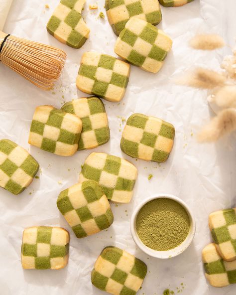 Homemade Cookies Packaging, Cut And Bake Cookies, Checker Cookies, Checkered Cookies Recipes, Checkerboard Shortbread Cookies, Checker Board Cookies, Matcha Checkerboard Cookies, Gingham Cookies, Checkered Cookies