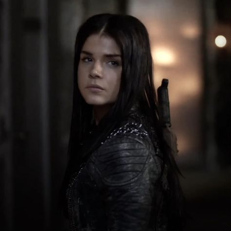 Octavia Blake Aesthetic, Octavia Blake Icon, Mandalorian Aesthetic, Octavia Blake, Marie Avgeropoulos, Character Icons, Second Wife, Girly Images, Iconic Characters