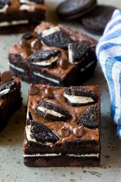 Oreo Brownies Recipe | Homemade Brownies | Chocolate Chip Brownies #brownies #oreos #chocolate #dessert #sweets #dinneratthezoo Food Candy, Oreo Brownies, Oreo Cookie, Sweet Snacks Recipes, Food Drinks Dessert, Oreo Cookies, Brownie Recipes, Cookies And Cream, Food Obsession