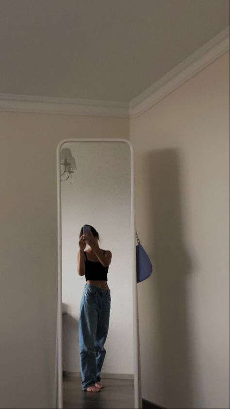 Full Length Mirror Pics, Mirror Selfie Full Body Poses, Full Mirror Selfie, Full Length Mirror Selfie, Standing Mirror Selfie, Full Body Mirror Selfie, Ootd Mirror, Draingang Aesthetic, Mirror Poses