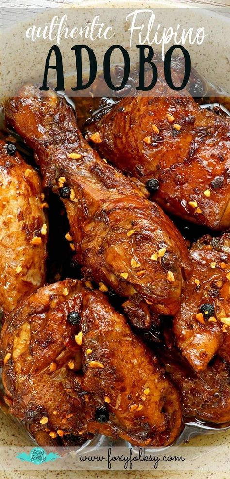 Chicken cooked in soy sauce and vinegar and lots of garlic. Philippine Recipes, Adobong Pusit, Phillipino Food, Filipino Chicken Adobo, Easy Filipino Recipes, Foxy Folksy, Philippines Recipes, Chicken Adobo, Adobo Recipe