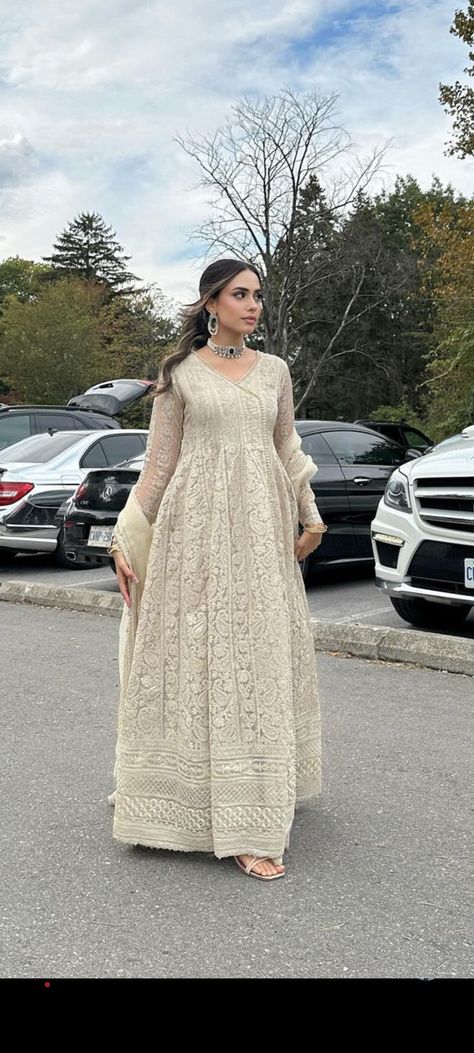 Pakistani Formal Dresses, Party Wear Gown, Latest Dress Design, Simple Gowns, Gowns Dresses Elegant, Womens Trendy Dresses, Desi Fashion Casual, Pakistani Fancy Dresses, Beautiful Pakistani Dresses