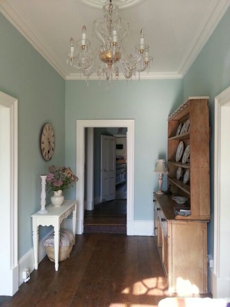 Teresa's green hallway Turquoise Hallway, Princess Apartment, Hall Colours, Hallway Colour Ideas, Hall Paint, Hallways Ideas, Teresas Green, Bedroom Glam, Blue Hallway