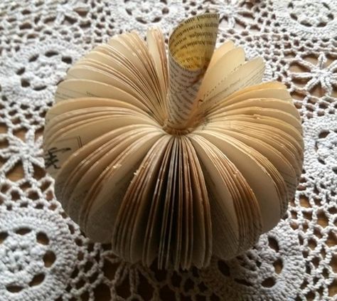 bookfolding, bookfolding apple, appel vouwen, bookart, boekkunst, art, kunst, vouwwerk, boek vouwen,papierkunst, papercraft Book Folding Patterns, Book Folding, Creative Blog, Altered Books, Paper Quilling, Diy Projects To Try, Creative Crafts, Diy Paper, Written By