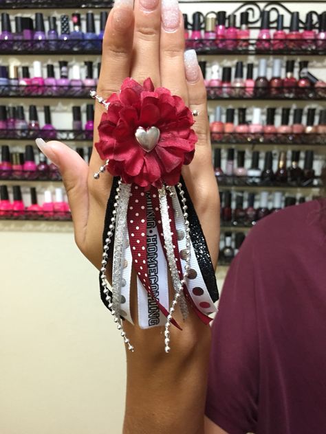 Homecoming Finger Mum  #homecomingmums School Spirit Crafts, Texas Mums, Homecoming Mums Senior, Homecoming Spirit Week, Homecoming Corsage, Texas Homecoming Mums, Football Mums, Homecoming Garter, Homecoming Spirit