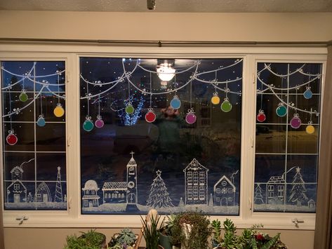 Christmas Light Window Painting, Christmas Village Window Drawing, Christmas Village Window Painting, Window Chalk Christmas, Christmas Window Paint, Window Art Christmas, Window Painting Christmas, Evergreen Decor, Diy Christmas Window