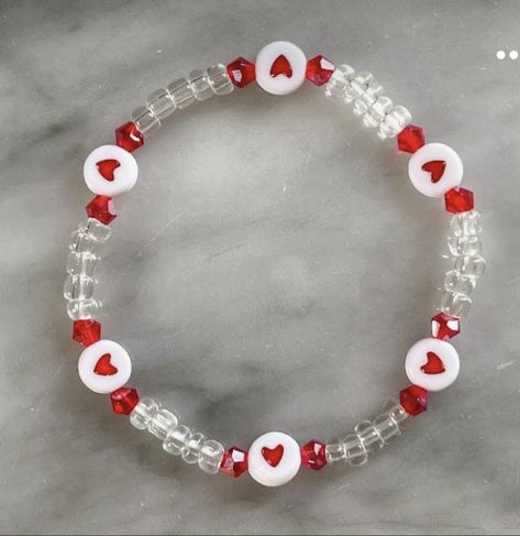 Beaded Heart Bracelet, Pulseras Kandi, قلادات متدلية, Diy Kandi Bracelets, Braided Bracelet Diy, Diy Beaded Rings, Valentines Bracelets, Homemade Bracelets, Beautiful Beaded Bracelet