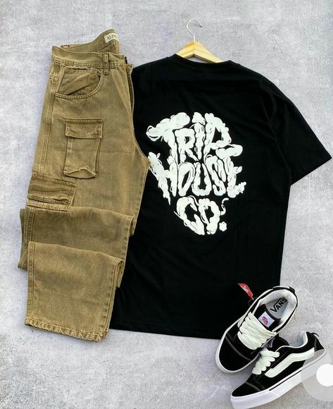 #vans #cargos #outfitoftheday #mensfashion #mensstyle #trendy #streetwear #inspo #men Vans Cargos, Streetwear Inspo Men, Puma Shoes Outfit, Vans Outfit Men, New Fashion Style, Cargo Pants Outfits, Rod Wave, A Outfit, Mens Outdoor Clothing