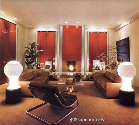 Seventies Architecture, 60s Interior, 70s Interior Design, 80s Interior Design, 80s Interior, 70s House, 70s Interior, Retro Interior Design, Tall Windows