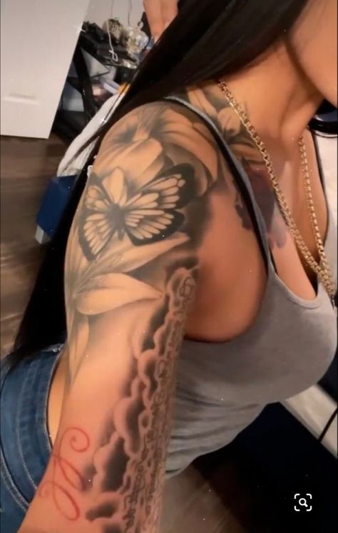 Big Flower Tattoos Sleeve, Custom Sleeve Tattoo Design, Mother Daughter Arm Tattoos, Half Sleeve Black Women Tattoo, Feminine Arm Sleeve Tattoos, Pretty Tattoos For Women Shoulder, Shoulder And Neck Tattoo, Tattoos On Arm For Women, Khiamonique Tattoo