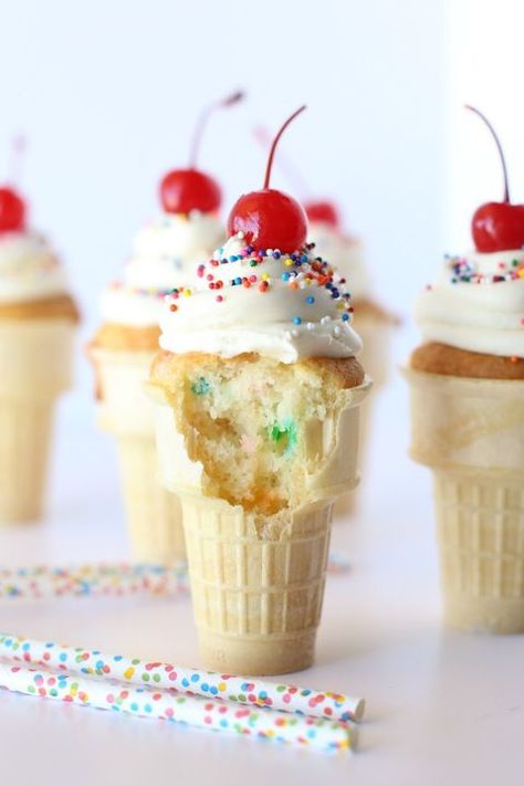 image Pastina Recipes, Cupcake Recipes For Kids, Cupcakes Decorating, Cone Cupcakes, Ice Cream Cone Cupcakes, Savory Cakes, Cupcake Cones, Slushie Recipe, Vegetarian Meals For Kids