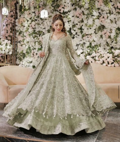 Mint Green Nikkah Dress, Green Nikkah Dress, Garara Pattern, Nikkah Board, Walima Dresses Pakistani Brides, Mint Green Wedding Dress, Shaadi Ideas, Eid Post, Walima Dresses