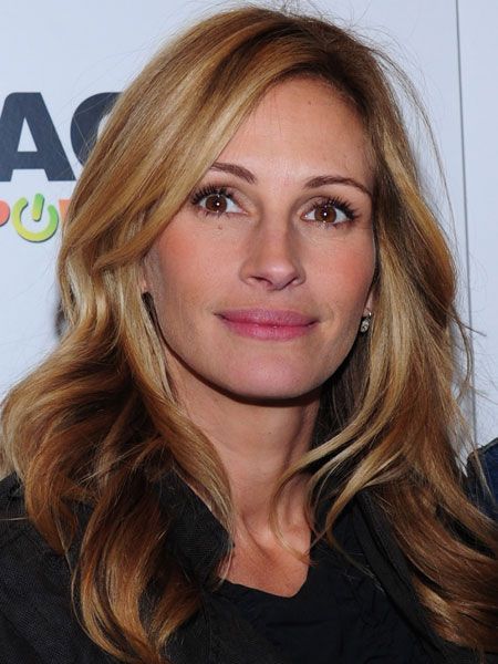 Julia Roberts- CosmopolitanUK Julia Roberts Blonde, Julia Roberts Hair, Caramel Blonde Hair, Honey Caramel, Hair Color Caramel, Warm Skin Tone, Warm Blonde, Caramel Hair, Celebrity Faces