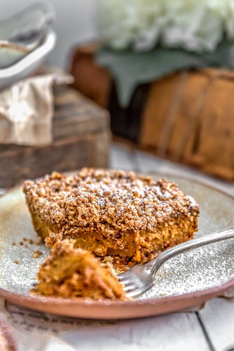 DREAMY Vegan Pumpkin Pie Crumble! Velvety pumpkin pie and decadent crumble cake come together in the most delicious way! #vegan #wholefoodplantbased #glutenfree #oilfree #plantbased #refinedsugarfree #healthy #recipe #monkeyandmekitchenadventures #photography #foodphotography Pumpkin Pie Crumble, Monkey And Me Kitchen Adventures, Monkey And Me, Vegan Pumpkin Spice, Cinnamon Coffee Cake, Desserts Keto, Vegan Pumpkin Pie, Pie Crumble, Crumble Cake