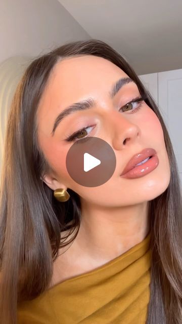 Jessica Evans on Instagram: "This lip combo 🫠🫠🫠 

@hudabeauty lipliner - Warm brown
@yslbeauty Love shine candy glaze - Shade 15" Candy Lips, Lip Combo, Eyeliner Looks, Warm Brown, Beauty Queens, Lip Liner, Huda Beauty, Eyeliner, Makeup Looks