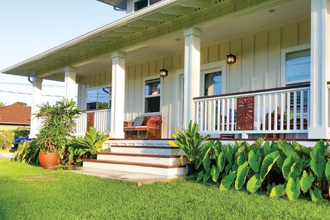 An Island veranda house's remarkable remodel | Hawaii Magazine Hawaiian Bungalow, Hawaiian Cottage, Lanai Ideas, Front Veranda, Hawaiian House, Veranda Design, Hawaii Magazine, Whole House Fan, Hawaii House