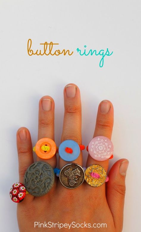 Super easy button ring craft for kids! Gloucestershire Resource Centre http://www.grcltd.org/scrapstore/ Button Rings, Button Ring, How To Make Buttons, Button Jewelry, Ring Crafts, Childrens Crafts, Button Crafts, Craft For Kids, Pipe Cleaner