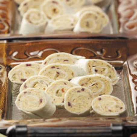 2009 Berry 'n' Smoked Turkey Twirls Recipe - (4.7/5) Ranch Roll Ups, Stovetop Appetizers, Tortilla Pinwheels Recipe, Chocolate Caramel Slice, Tortilla Pinwheels, Party Snacks Easy, Tortilla Rolls, Bacon Appetizers, Roll Ups Tortilla