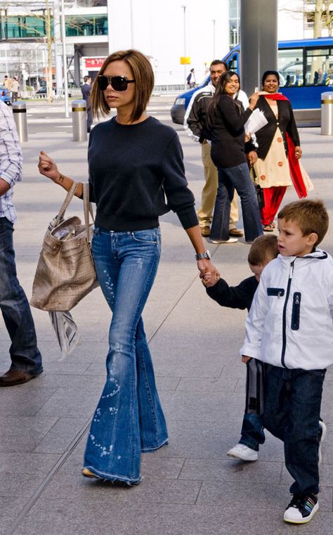 Jeans Outfits, Victoria Beckham, Flare Jeans, A Woman