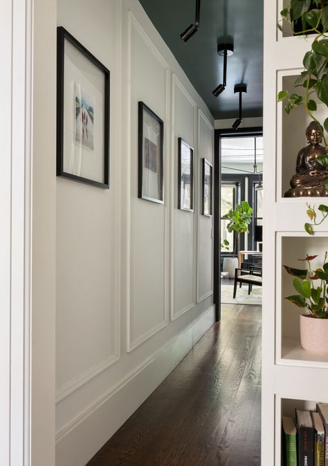 New York Townhome Interior, Nyc Apartment Hallway, Ny Brownstone Interior, Craftsman Style Townhomes, Ny Townhouse Interior, Modern Brownstone Interiors, Hallway Wall Lights Ideas, Townhomes Interior Design, Brownstone Homes Interior