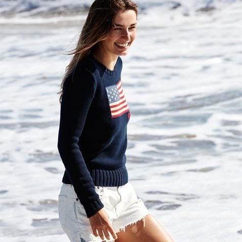 Polo Ralph Lauren (@poloralphlauren) on Instagram: “The American Flag Sweater. One of the most iconic pieces in the world of #Polo also happens to be…” White Flowy Shorts, Ralph Lauren Summer, Fashion Cycle, Flag Sweater, Estilo Preppy, Fashion Comfortable, Cycling Fashion, Round Neck Sweaters, Cotton Pullover