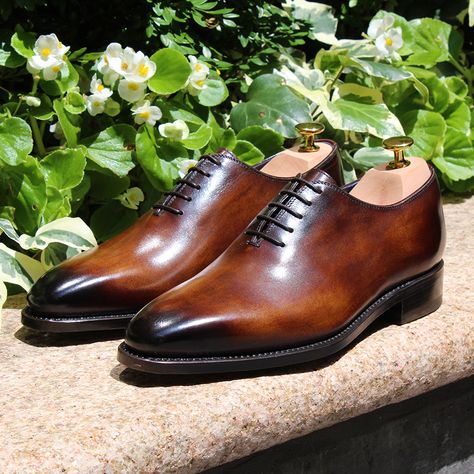 Bondeno Custom Made Shoes Online. Bespoke shoes online. Custom Fitted Shoes online. Made to measure shoes online. Vintage Oxford Shoes, Bespoke Shoes, Shoes Box, Handmade Leather Shoes, Shoes Custom, Oxford Shoes Men, Leather Oxford Shoes, Shoes Comfortable, High Quality Shoes