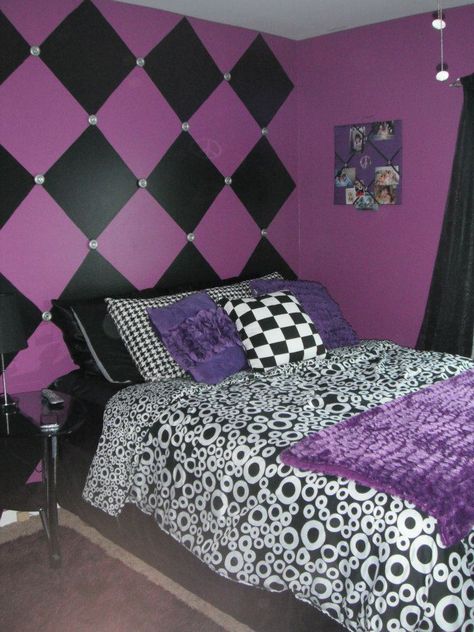 Love the black and purple checker wall Black And Lilac Room, Purple And Black Accent Wall, Room Ideas Black And Purple, Black And Purple Teenage Girl Bedroom, Black And Purple Bedroom Ideas, Small Teenage Girl Bedroom, Black And Purple Bedroom, Striped Bedroom Walls, Purple And Black Bedroom