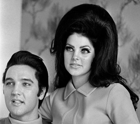 What the Life of Elvis Presley’s Wife Was Like and Why She Couldn’t Be With Him Without Having Her Makeup and Hair Done Priscilla Presley Elvis, Tony Dorsett, Music Genius, New Cinema, Music Appreciation, Age Difference, Elvis And Priscilla, Elvis Presley Photos, Priscilla Presley