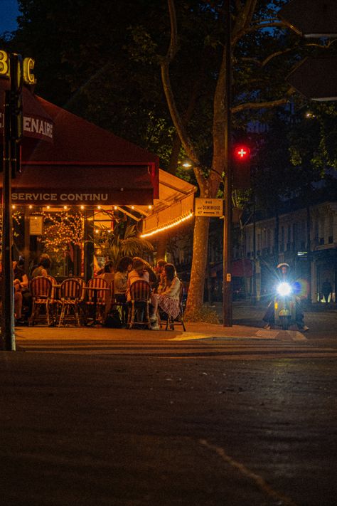 Night Bar light in Paris #photography #streetphotography #lowlightphotography #nightphotography #paris Bars In Paris, Bar Paris, Night Bar, Low Light Photography, Moving To Paris, Paris At Night, Paris Photography, Paris Street, Low Light