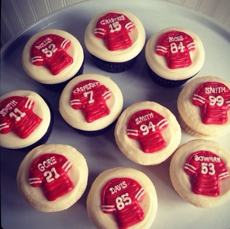 Game day cookies. 49ers Treats, 49er Cookies, 49ers Cupcakes, 49er Jersey, 49er Party, 49ers Party, Niners Girl, 49ers Faithful, Football Cupcakes