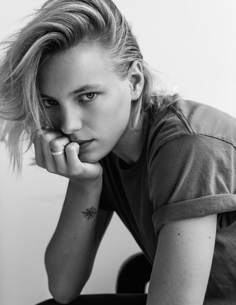 Five Years After Her Breakout, Model Erika Linder Opens Up Photos | W Magazine Below Her Mouth, Style Androgyne, Erika Linder, Androgynous Girls, Androgynous Models, Androgynous Fashion, Break Out, Tomboy Fashion, Girl Crushes