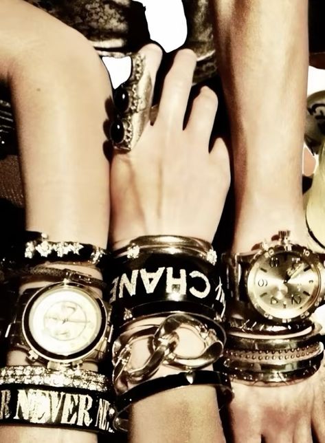 2000 Accessories, Boho Rock, The Bling Ring, Bracelets And Rings, Super Rich Kids, Gold Girl, Rock Chic, Stockholm Fashion, Golden Girl