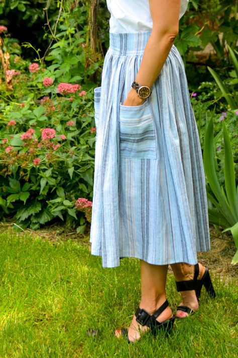 Gathered Midi Skirt with Patchwork Pockets | WeAllSew Skirt With Patch Pockets, Diy Linen Skirt, Free Skirt Patterns For Women Plus Size, Linen Skirt Pattern, Midi Skirt Tutorial, Sewing Linen, Linen Midi Skirt, Sewing Projects Clothes, Skirt Tutorial