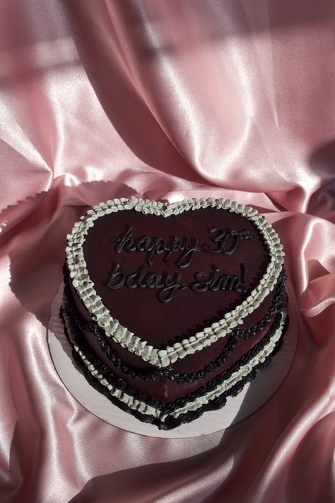 Dark purple, silver, and grey vintage heart cake Dark Purple Birthday Cake, Dark Purple Birthday, Dark Purple Cake, Dark Birthday Aesthetic, Gray Cake, Goth Cakes, 19th Bday, Gothic Cake, Gothic Casual