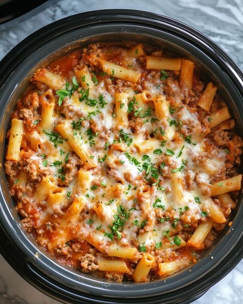 In our house, we call it 'Lazy Day Ziti.' It’s so good, no one would guess how effortless it is! Crock Pot Ziti, Slow Cooker Baked Ziti, Slow Cooker Kitchen, Crockpot Pasta, Slow Cooker Baking, Ziti Recipes, Crockpot Lasagna, Baked Ziti Recipe, Baked Ziti