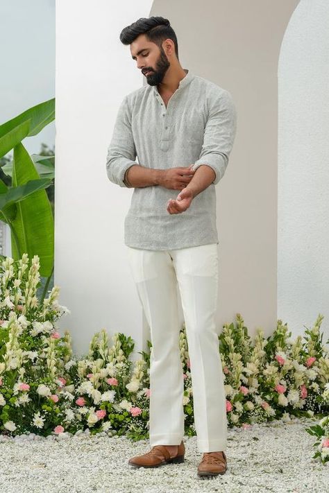 Kurta Models Men, Short Kurta With Pants For Men, Indian Kurta Men, Kurta For Man, Kurta Ideas, Sf Fashion, Kurta Designs Men's, Collared Shirt Outfits, Short Kurta For Men