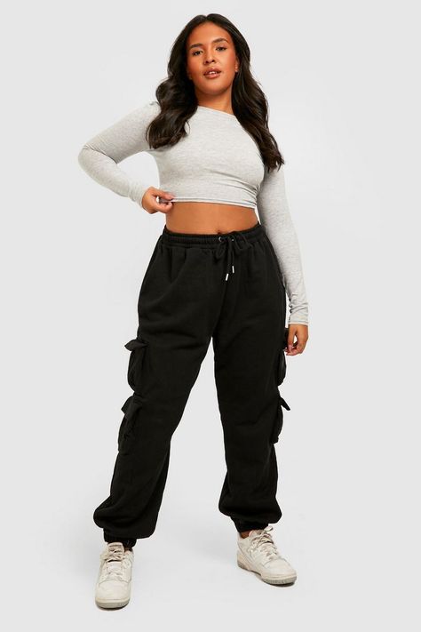 Plus Size Sweatpants, Chunky Accessories, Plus Size Joggers, Random Style, Meet Friends, Girl Needs, Crop Top Outfits, Plus Size Summer, Lazy Days