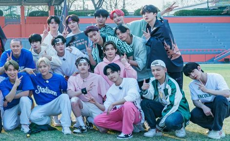 Stray Kids, BTOB e Ateez Mayfly Kingdom, Ten Kpop, Stray Kids And Ateez, Kingdom Legendary, Pop P, Mayfly, Worlds Collide, K Pop Groups, Friendship Goals