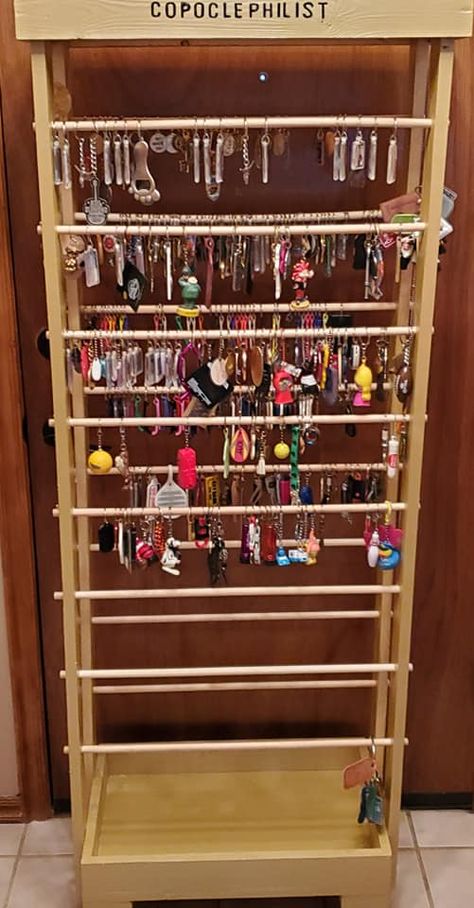 Keychain Collection Display, Keychain Board, Keyring Display, Keychain Organizer, Jewelry Display Booth, Jewelry Booth, Keychain Collection, Keychain Display, Pin Display