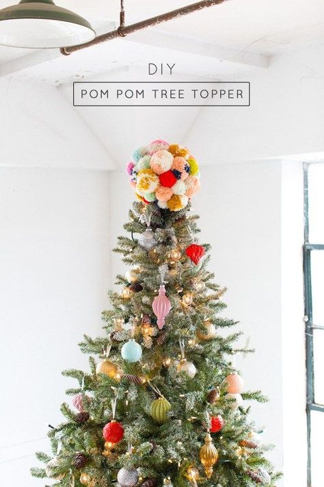 DIY tree topper & our holiday space with martha stewart! - sugar and cloth Best Christmas Tree Toppers, Christmas Tree Toppers Unique, Diy Tree Topper, Pompon Diy, Space Christmas, Pom Pom Tree, Boho Christmas Tree, Toppers Diy, Diy Christmas Tree Topper