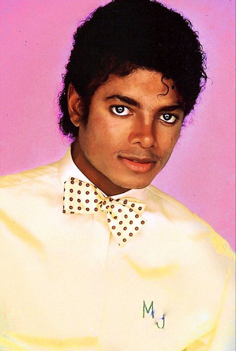 michael jackson, 1983 Michael Jackson 1983, Michael Jackson Poster, Michael Jackson Wallpaper, Michael Jackson Rare, Michael Jackson Thriller, King Of Music, Paris Jackson, Pop Collection, The Jacksons