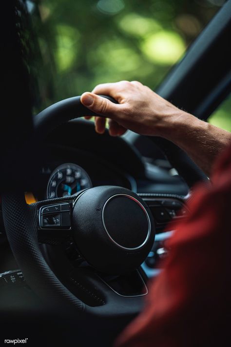 Car Inside Photography, Creative Car Photography, Car Interior Photography, Man Driving Car Aesthetic, Runner Photoshoot, Car Photography Ideas, Audi Photography, Men Cars Photography, Car Shoot